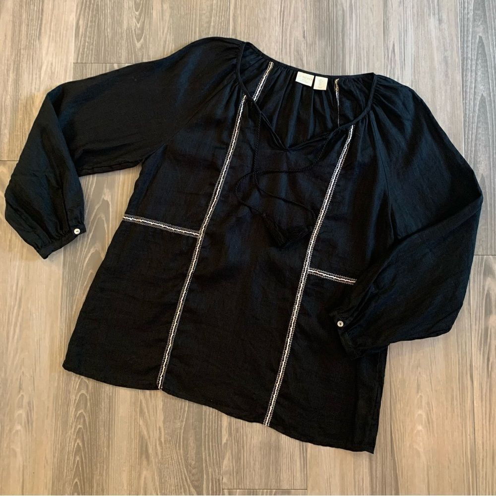 St. Tropez women’s top size Lg blk w ivory details